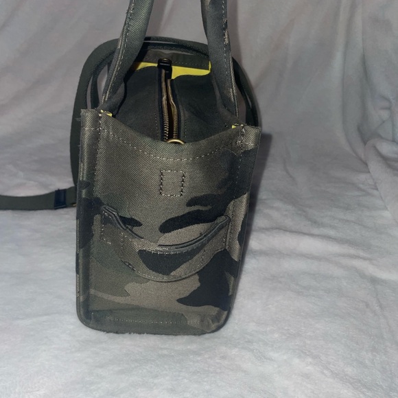 Marc Jacobs Green Camo Tote Bag - Picture 3 of 7